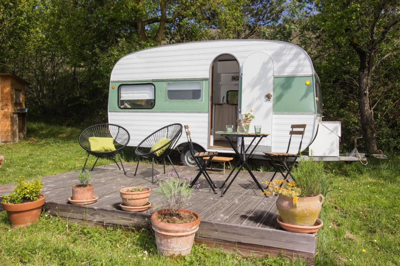 Ma Caravane Dans Les Collines Villeneuve-la-Comptal 外观 照片