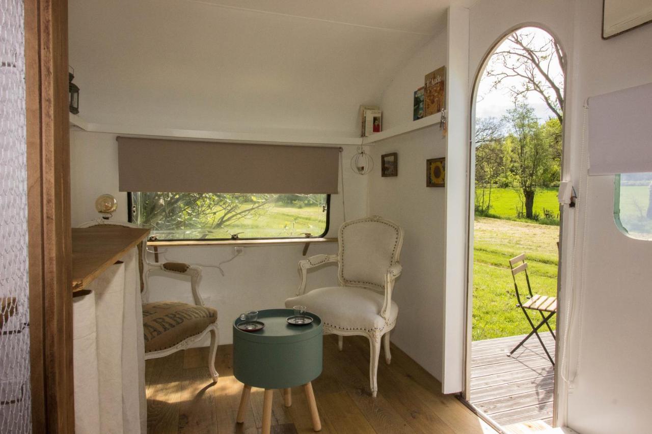 Ma Caravane Dans Les Collines Villeneuve-la-Comptal 外观 照片