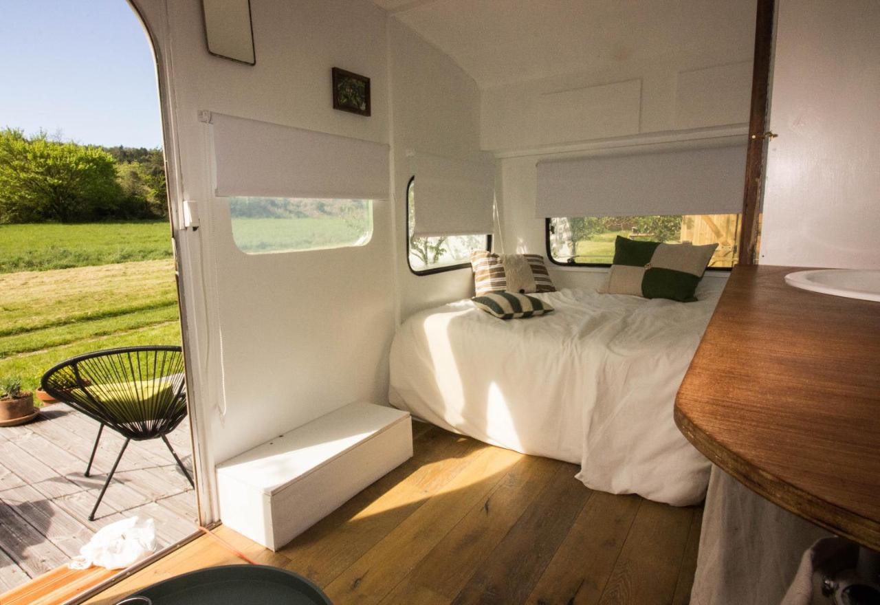 Ma Caravane Dans Les Collines Villeneuve-la-Comptal 外观 照片