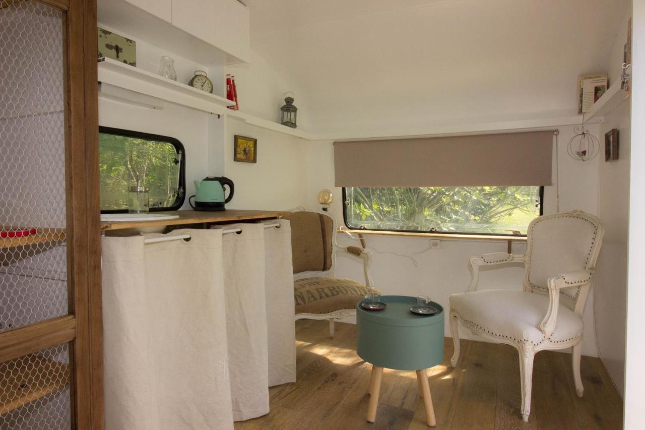 Ma Caravane Dans Les Collines Villeneuve-la-Comptal 外观 照片
