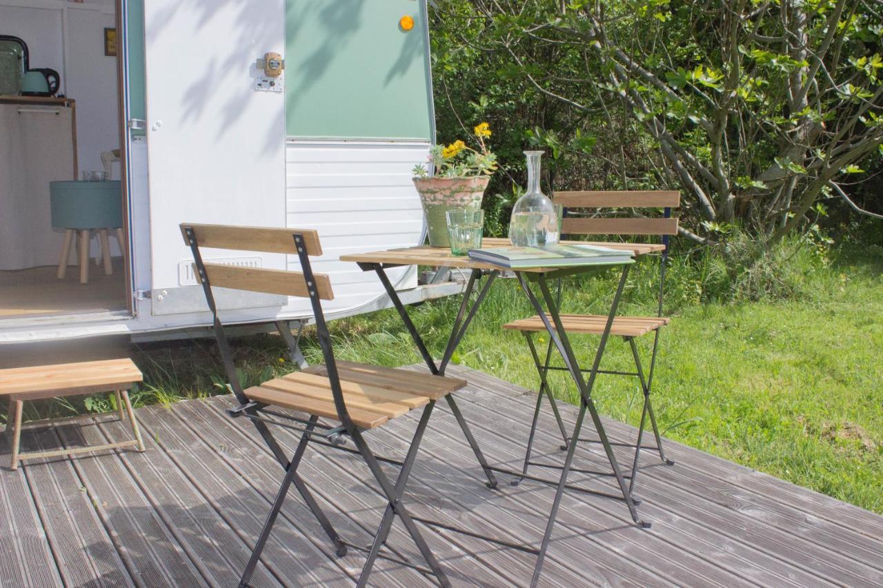 Ma Caravane Dans Les Collines Villeneuve-la-Comptal 外观 照片